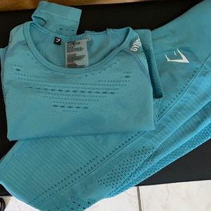 Gymshark set leggings and long sleeve crop top